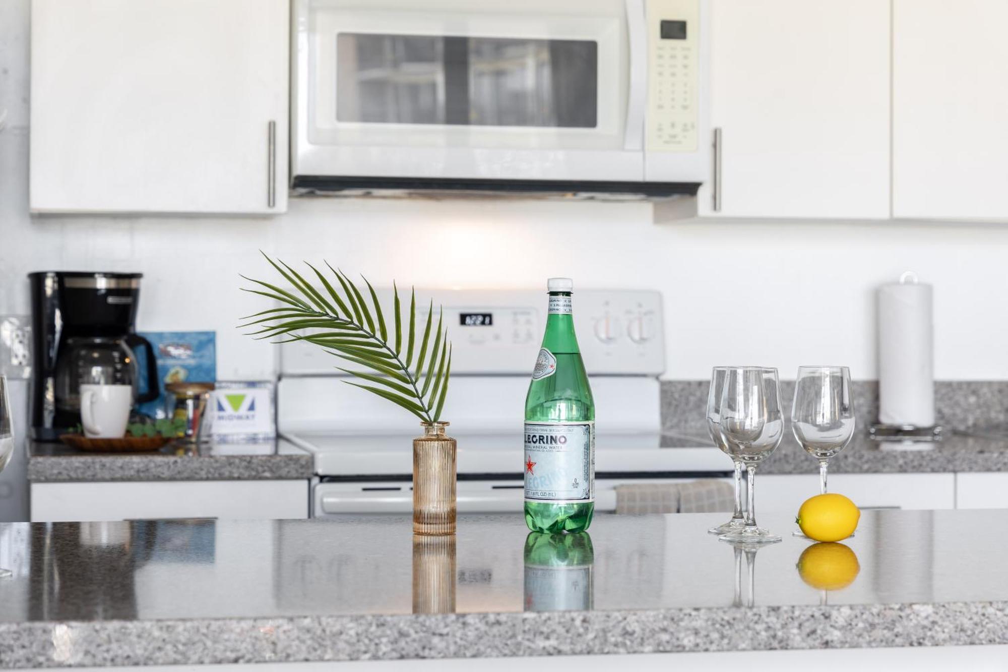 Aloha Vibes With Ocean Views, Near Beach & Parking! Honolulu Extérieur photo